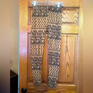 Patterned Tan and Black Leggings
